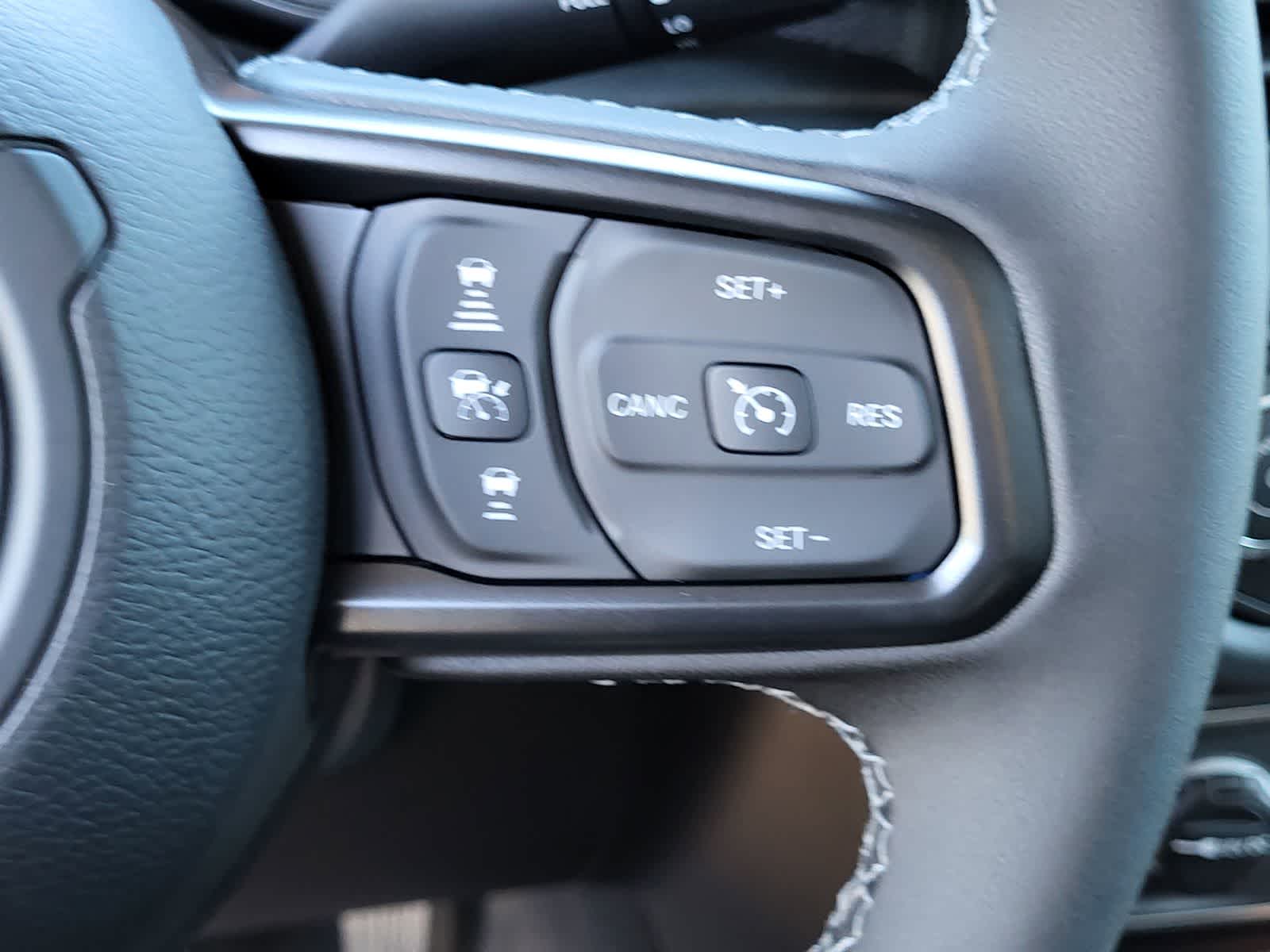 Thumbnail: 2026 Jeep Gladiator - 15