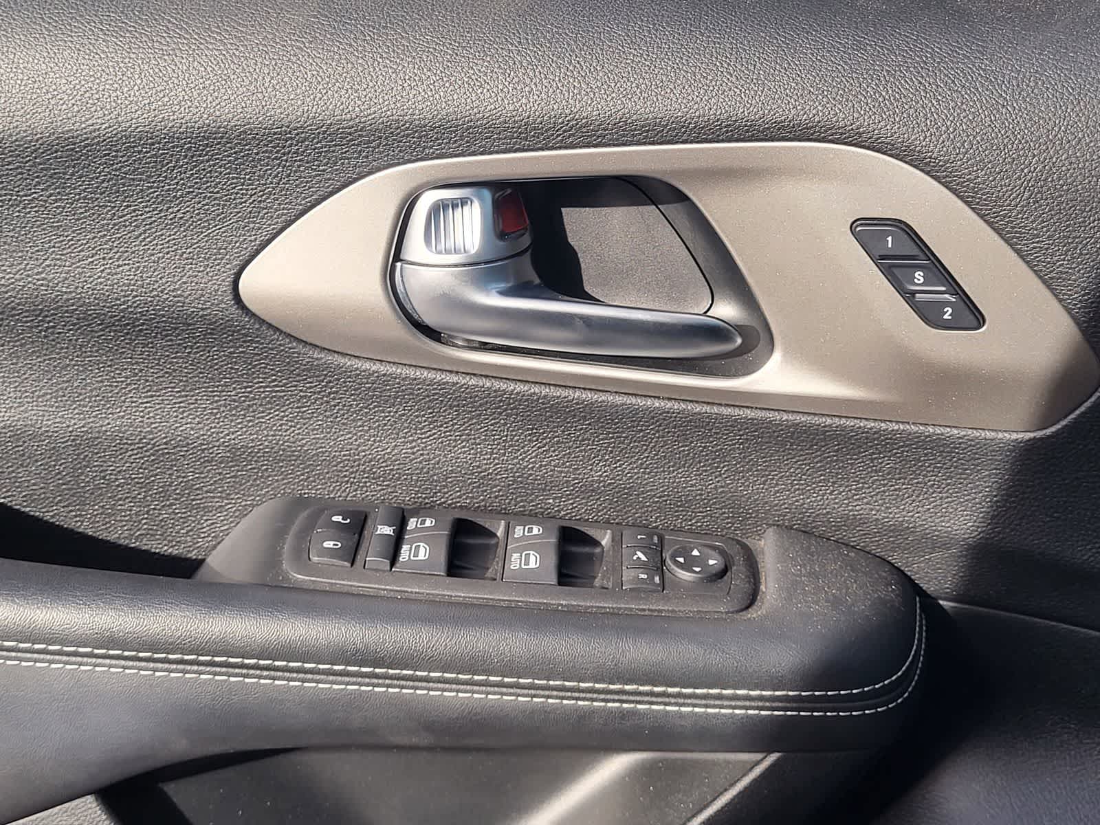 Thumbnail: 2023 Chrysler Pacifica - 15