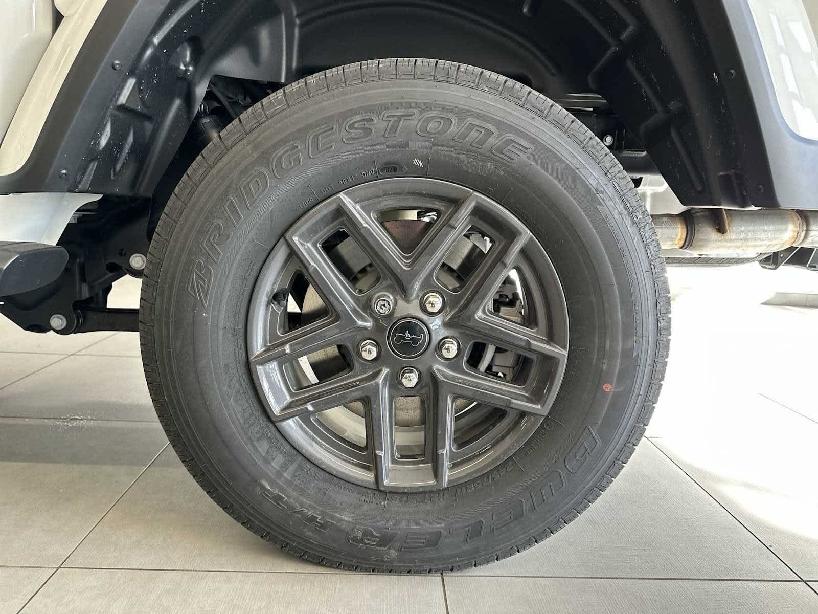 Thumbnail: 2025 Jeep Gladiator - 18