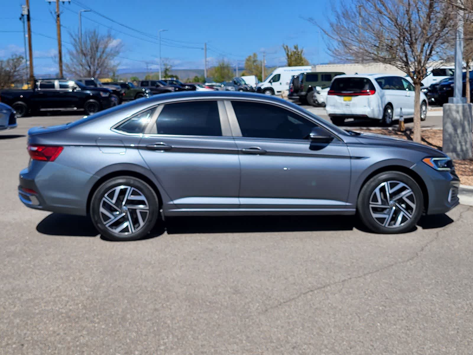 Thumbnail: 2024 Volkswagen Jetta - 4