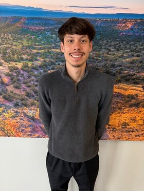 El empleado Erick Morales, con número de identificación 328739b79d09