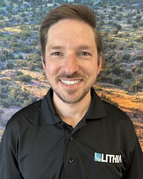 Staff member Alex Mineo from 328739b79d09