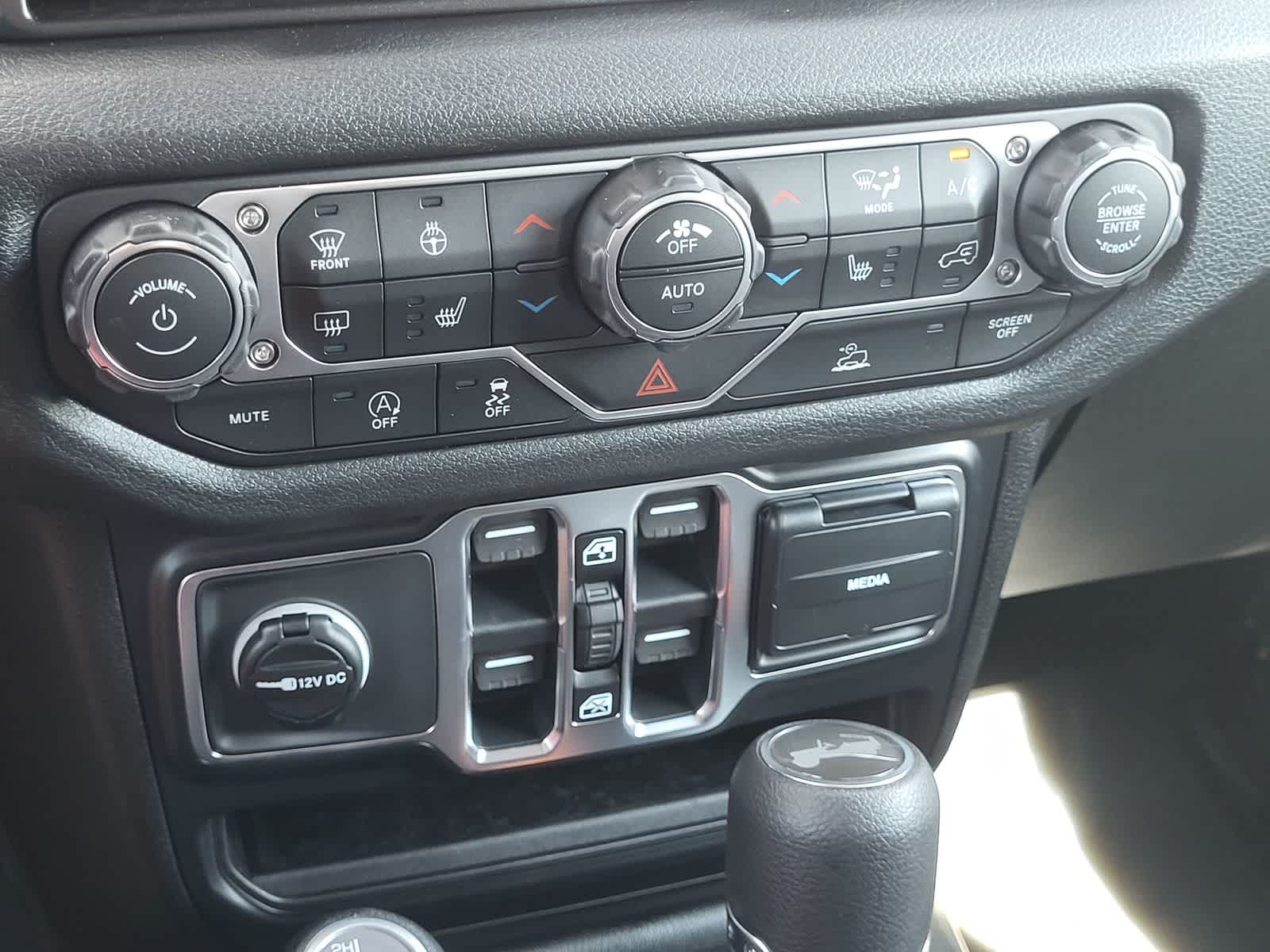 Thumbnail: 2026 Jeep Wrangler - 17