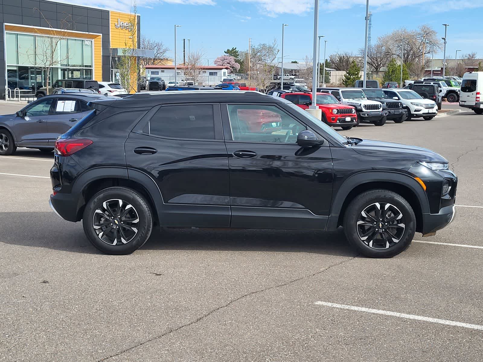 Thumbnail: 2023 Chevrolet TrailBlazer - 4