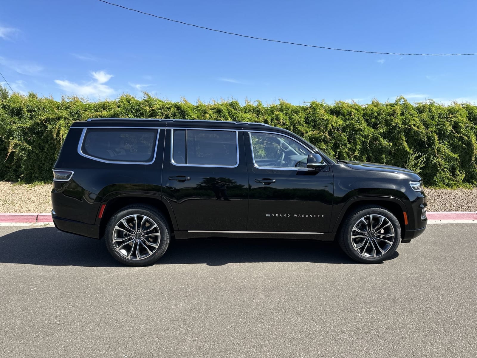 2023 Jeep Grand Wagoneer Series III 42