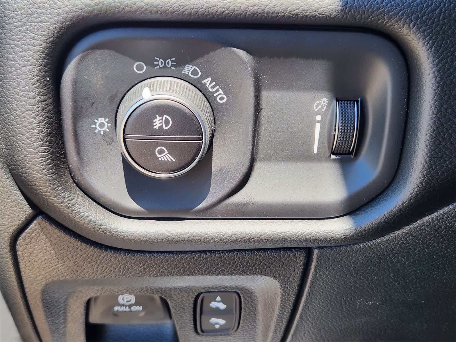 Thumbnail: 2026 RAM 1500 - 18
