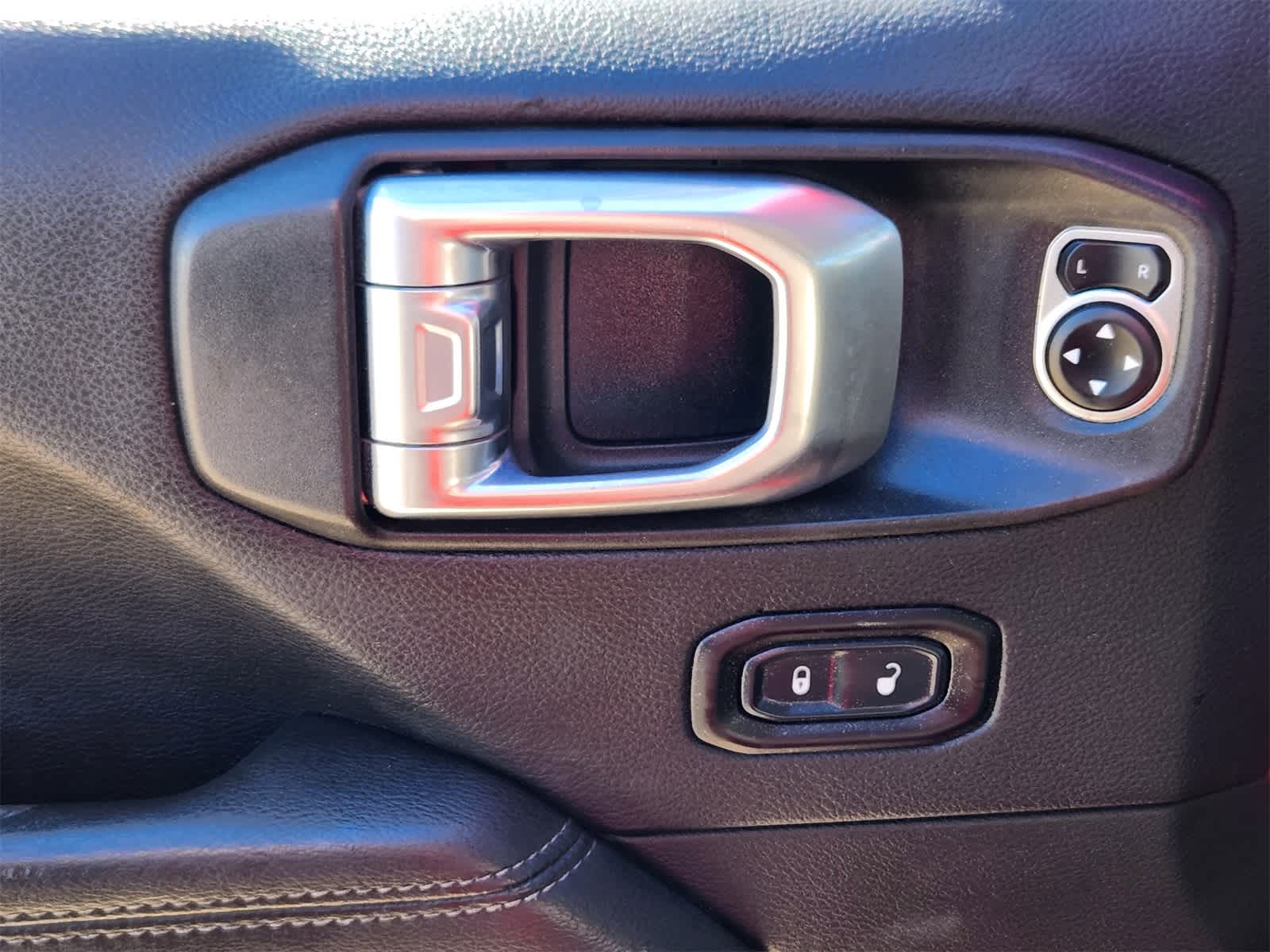 Thumbnail: 2020 Jeep Gladiator - 14