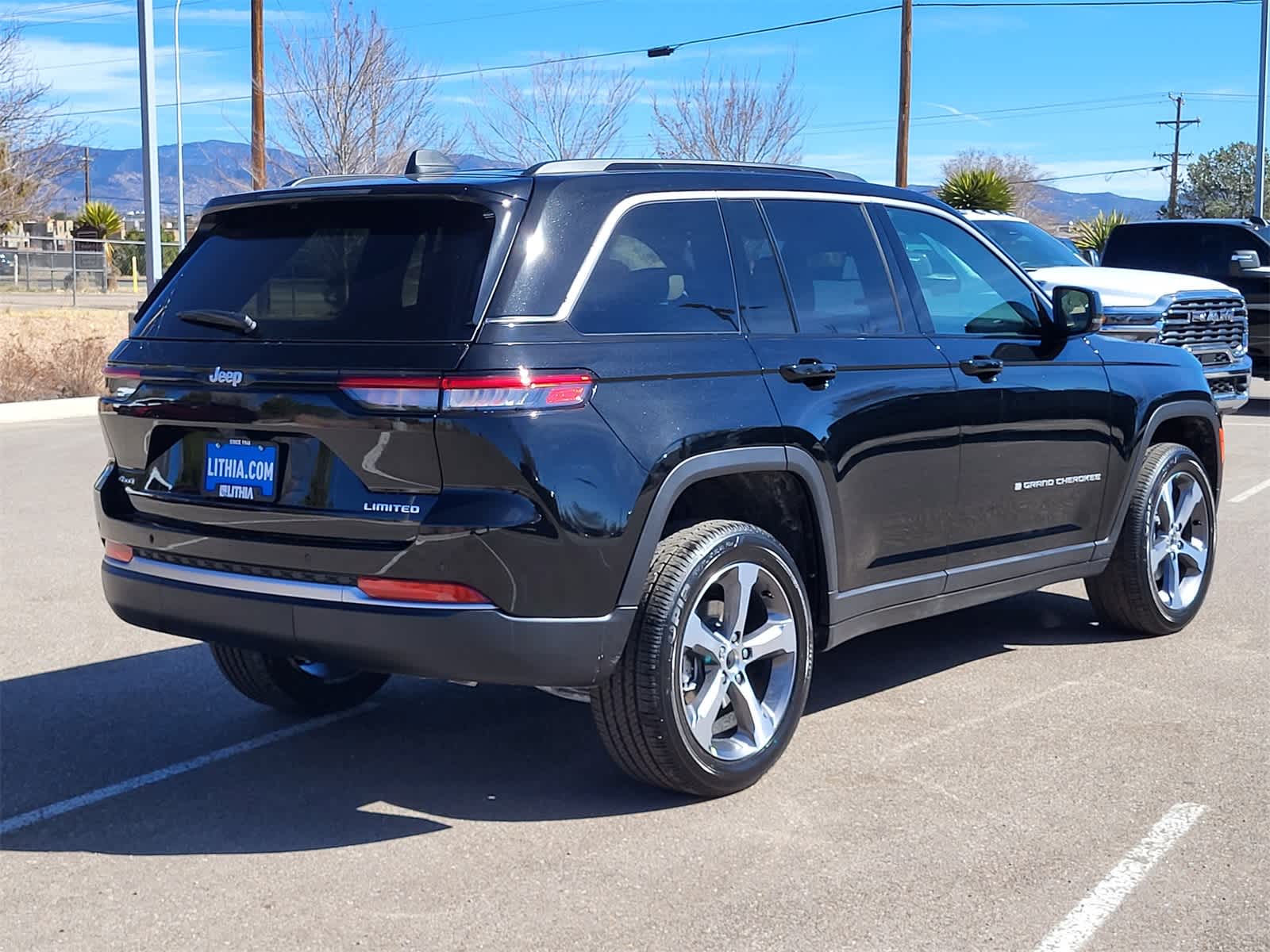 Thumbnail: 2026 Jeep Grand Cherokee - 6