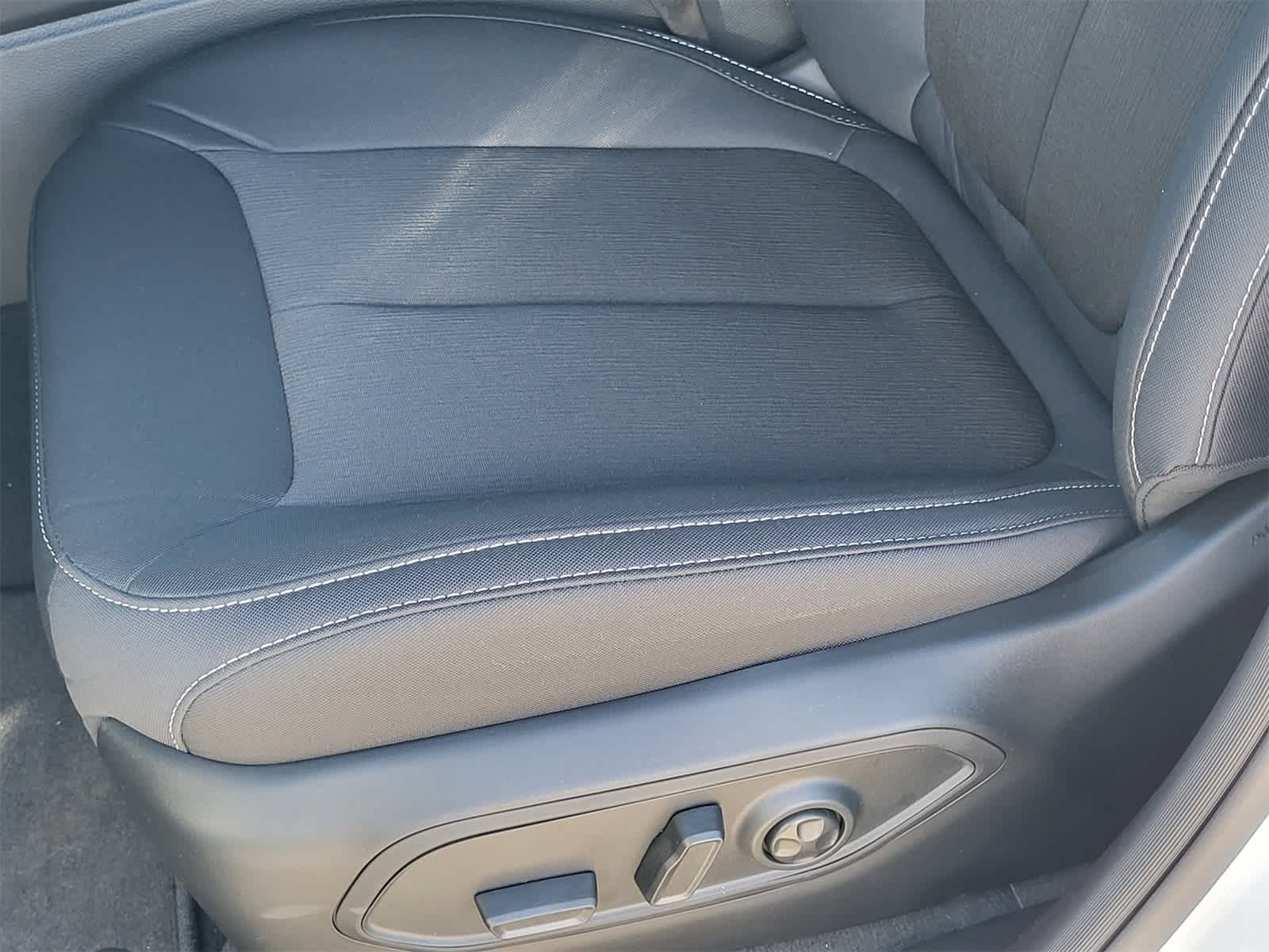 Thumbnail: 2025 Jeep Grand Cherokee - 17