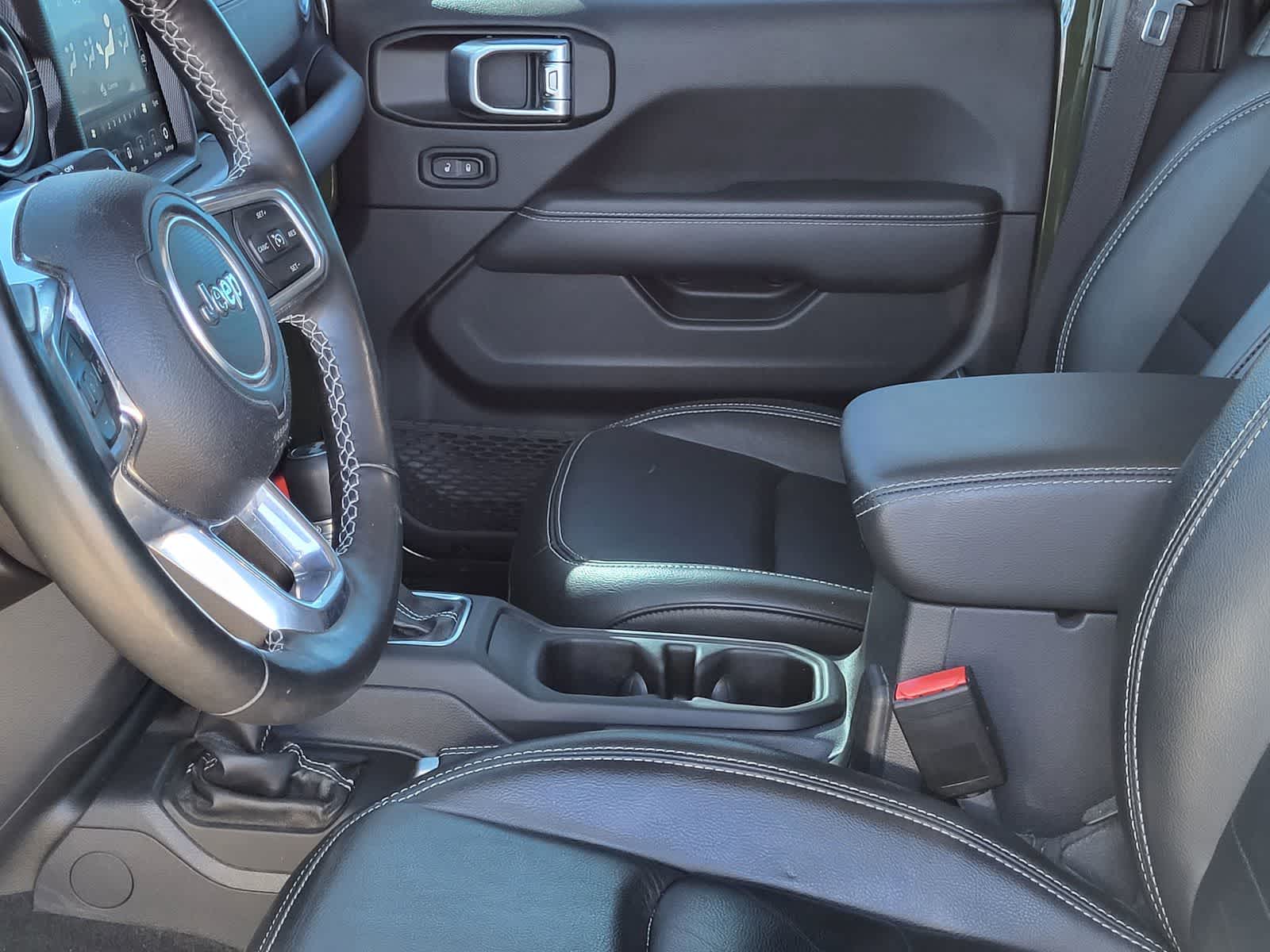 Thumbnail: 2022 Jeep Wrangler - 28