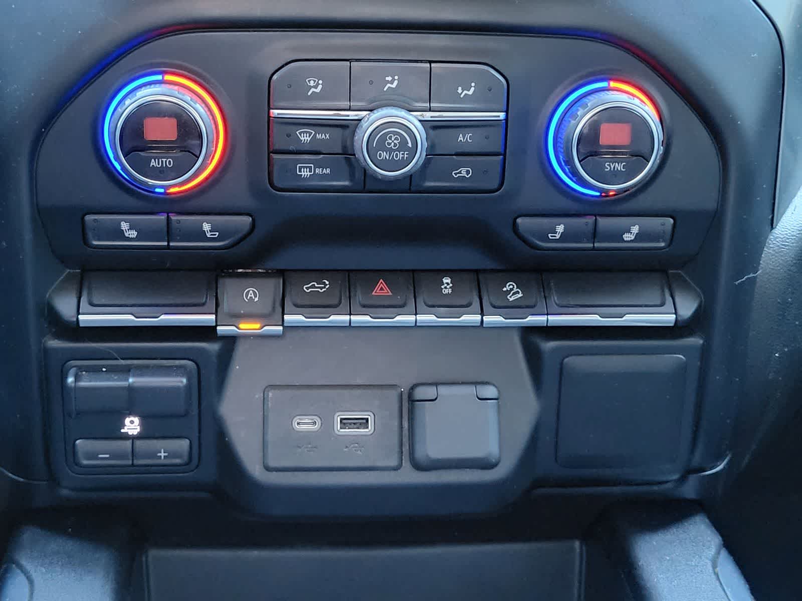 Thumbnail: 2019 Chevrolet Silverado 1500 - 23
