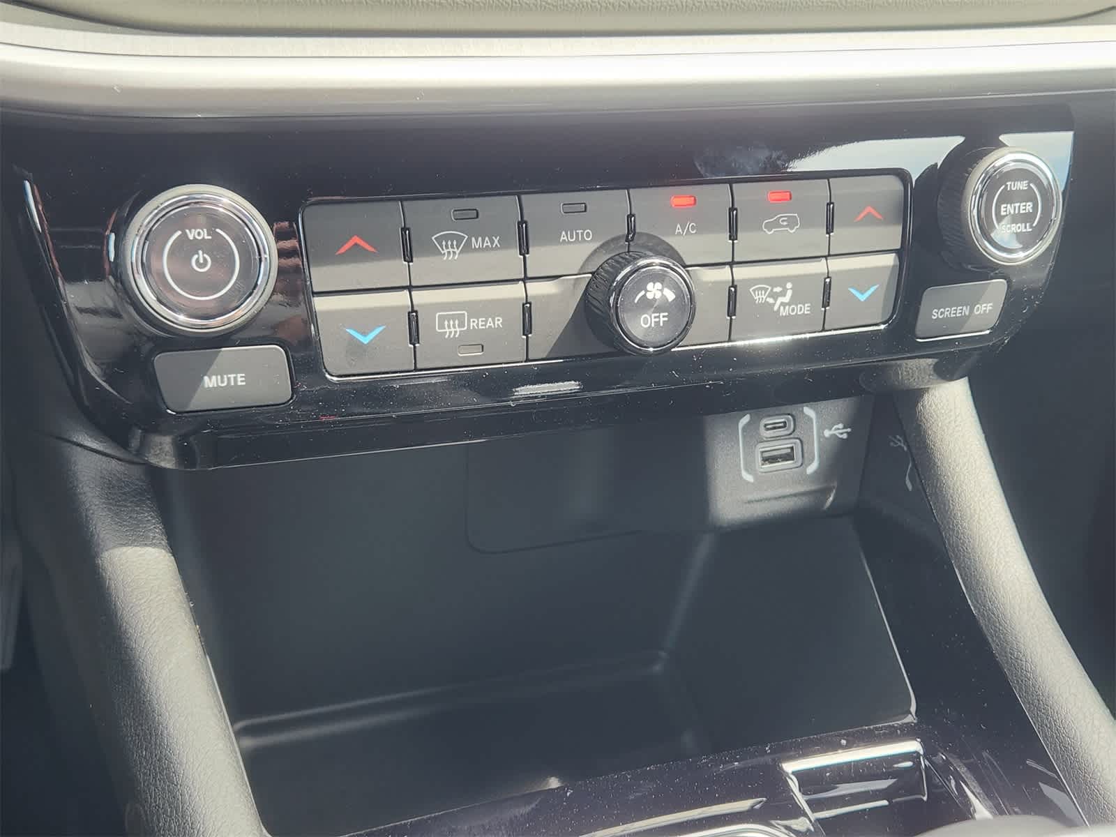 Thumbnail: 2025 Jeep Compass - 16