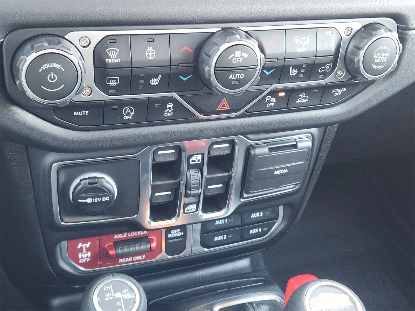Thumbnail: 2025 Jeep Gladiator - 16