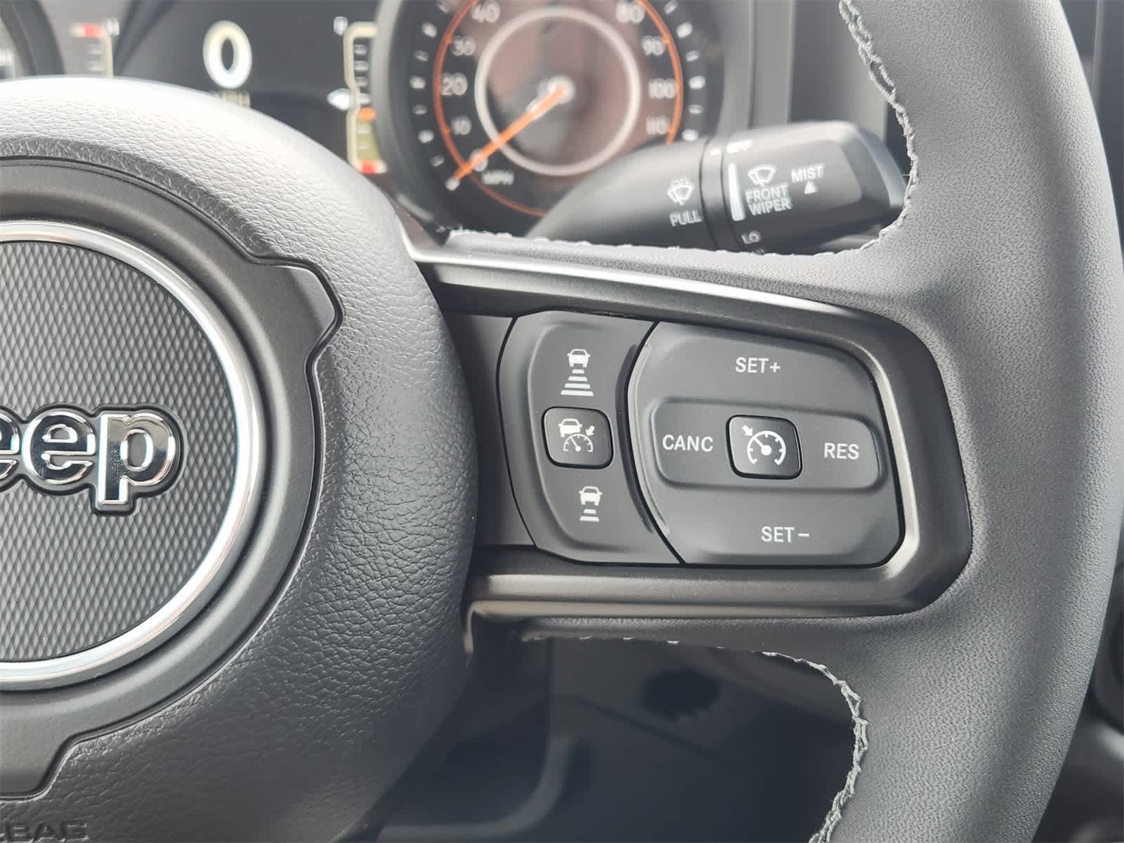 Thumbnail: 2025 Jeep Gladiator - 24