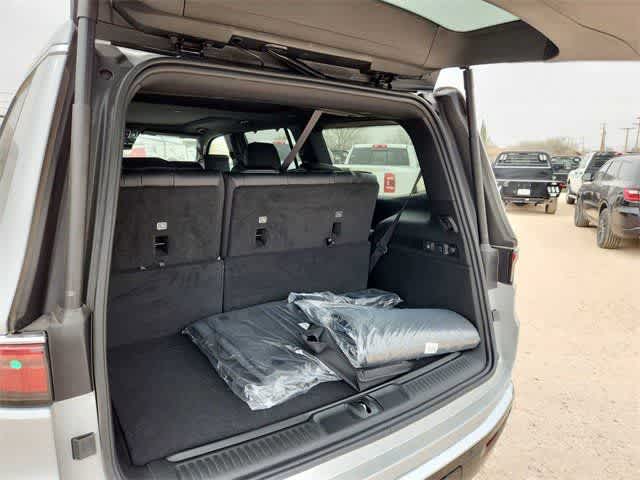 Thumbnail: 2024 Jeep Wagoneer - 19