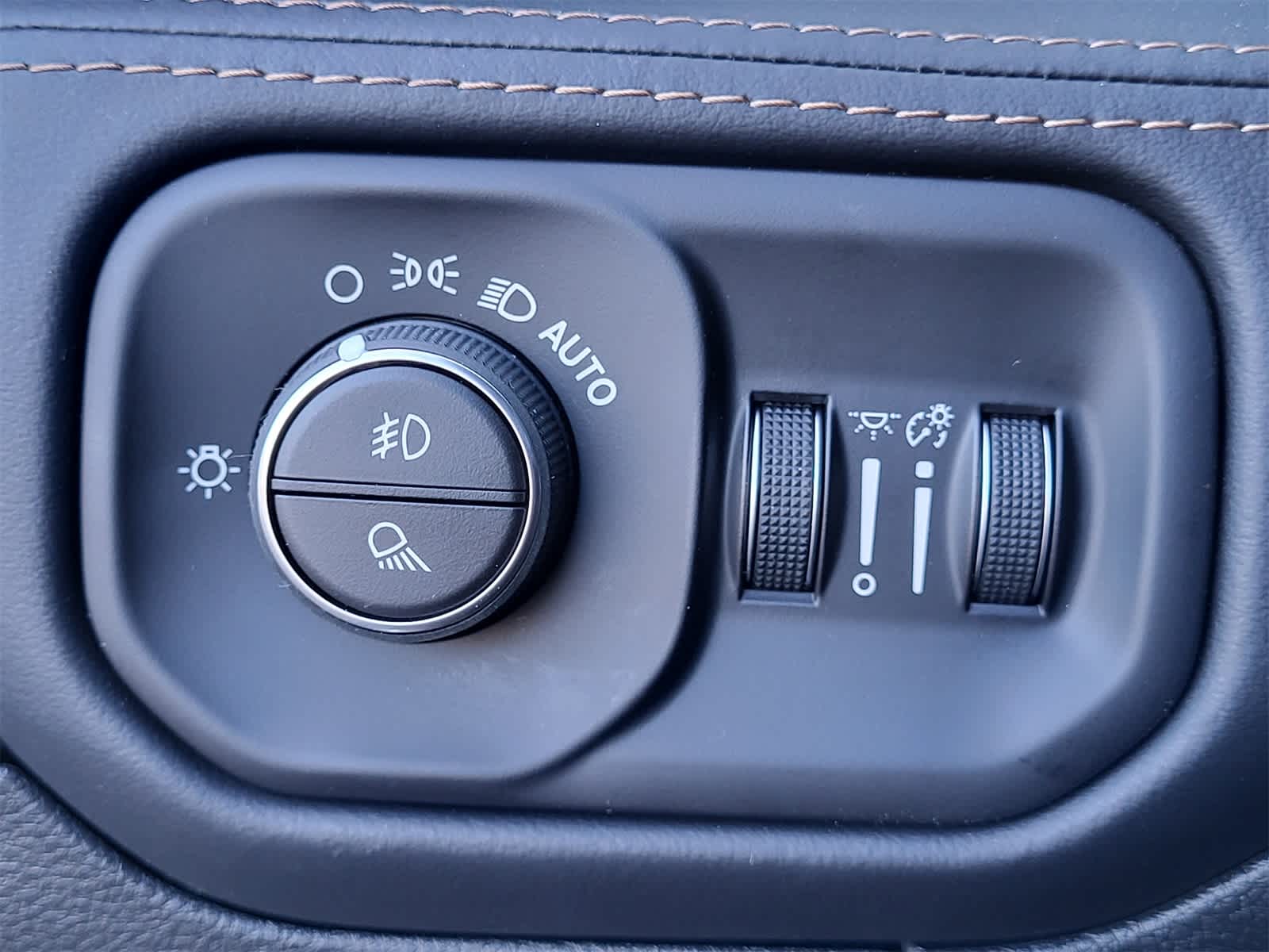 Thumbnail: 2026 RAM 1500 - 15