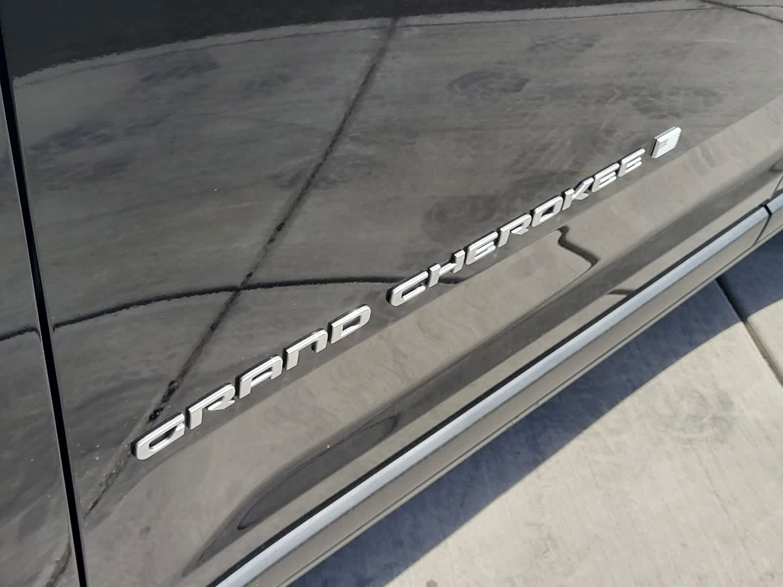 Thumbnail: 2026 Jeep Grand Cherokee L - 8