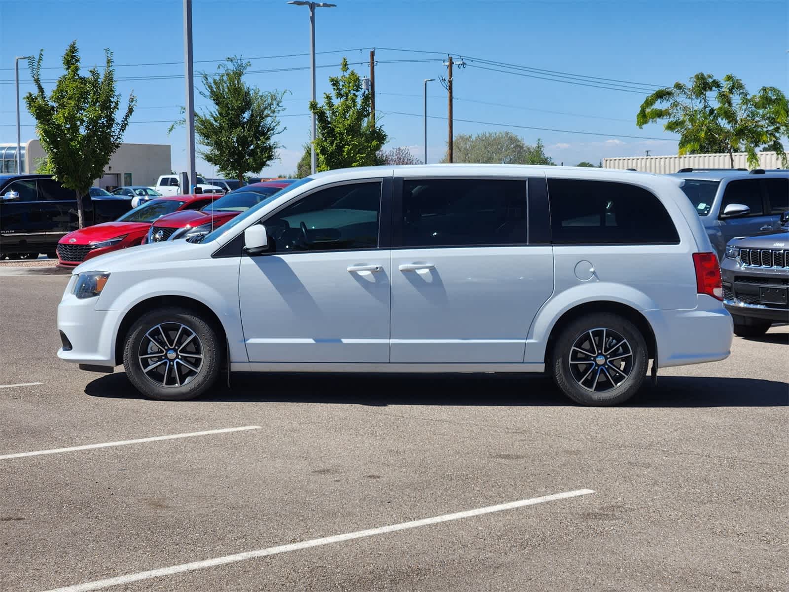 Thumbnail: 2018 Dodge Grand Caravan - 4