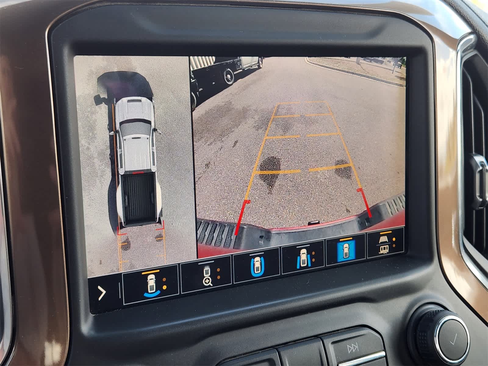 Thumbnail: 2021 Chevrolet Silverado 3500 - 18