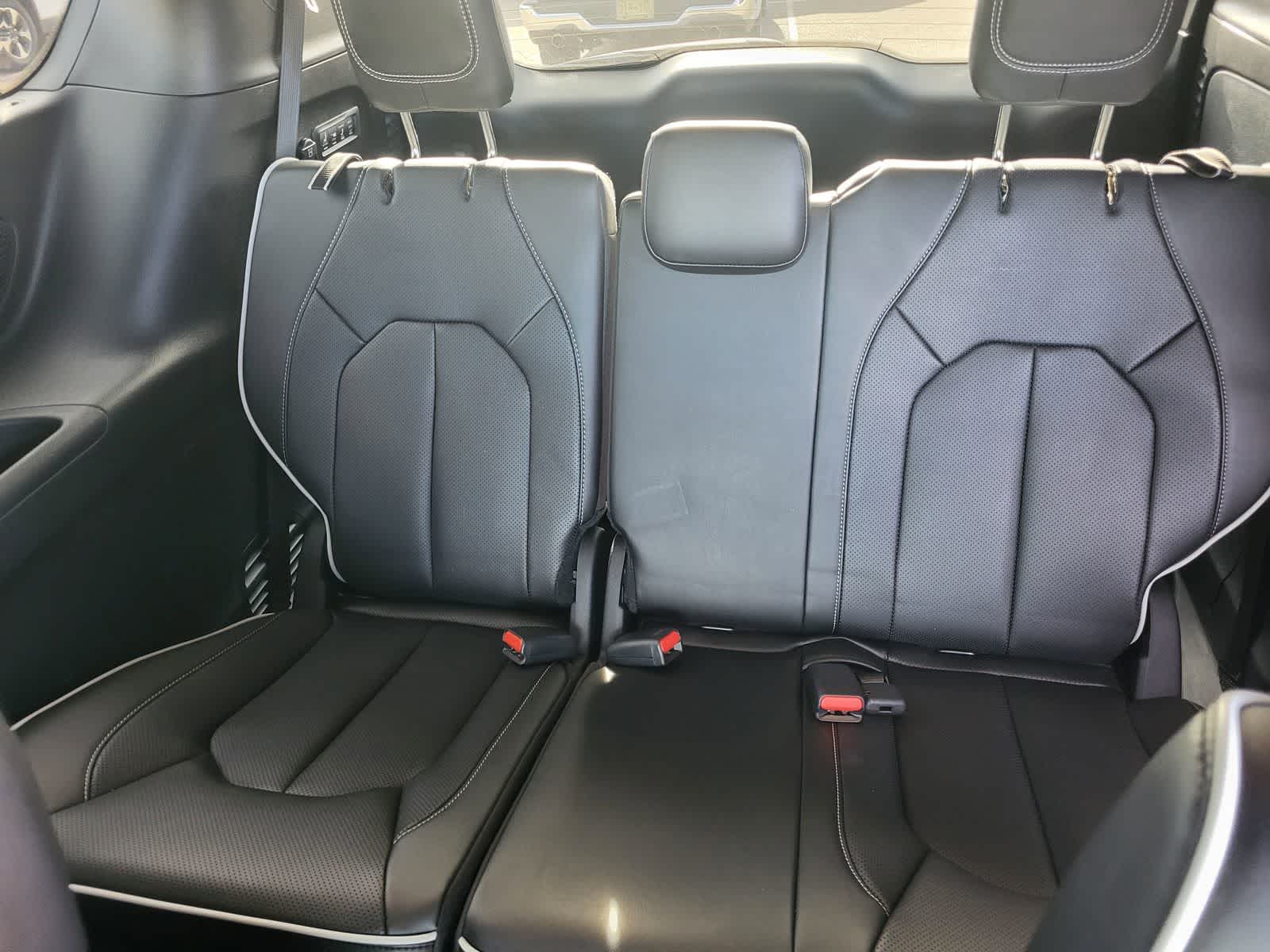 Thumbnail: 2023 Chrysler Pacifica - 28