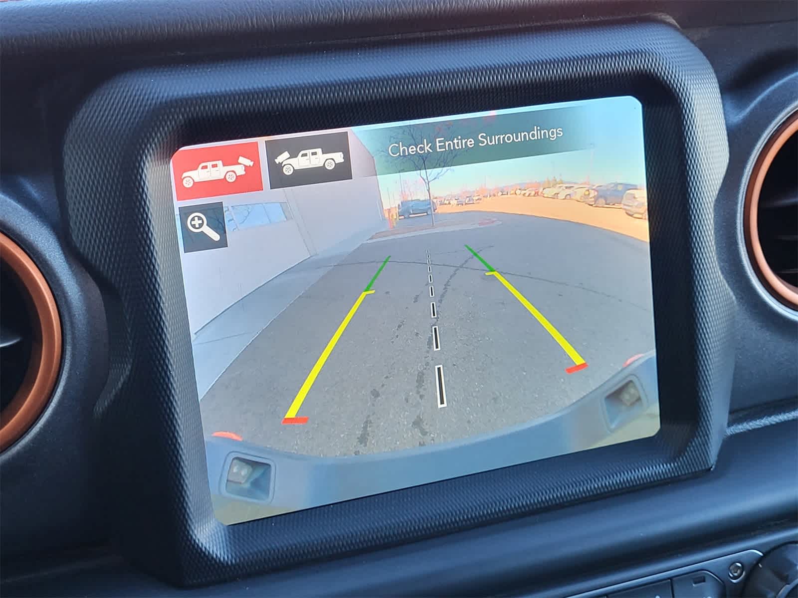 Thumbnail: 2023 Jeep Gladiator - 16