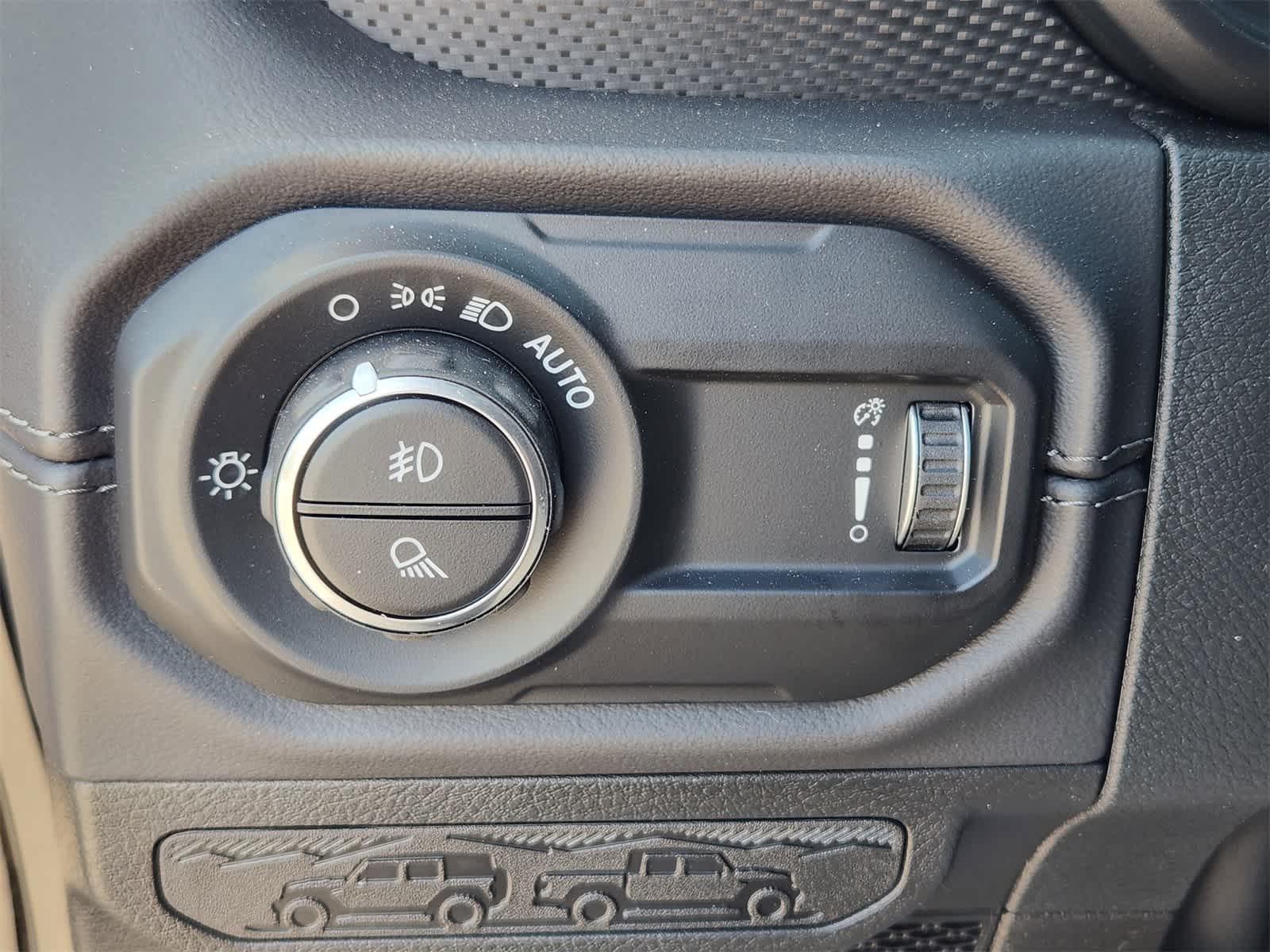 Thumbnail: 2025 Jeep Gladiator - 16