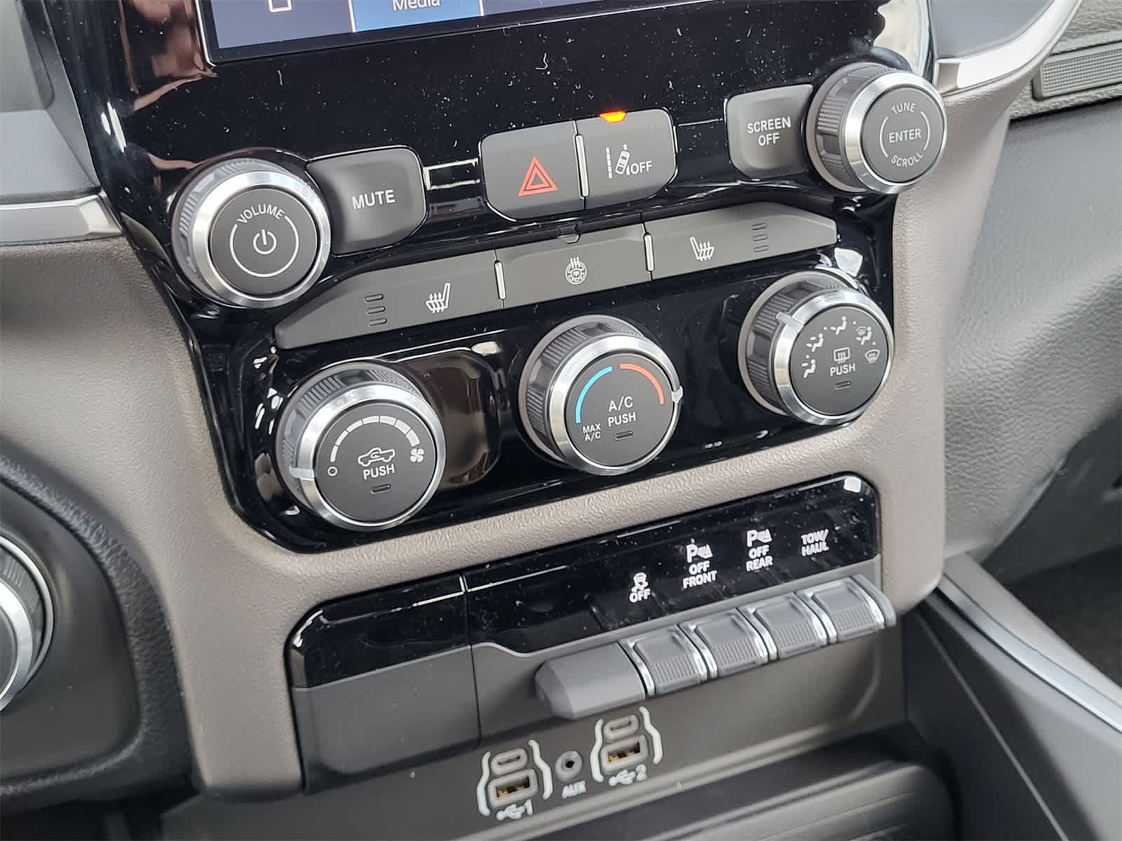 Thumbnail: 2026 RAM 1500 - 14