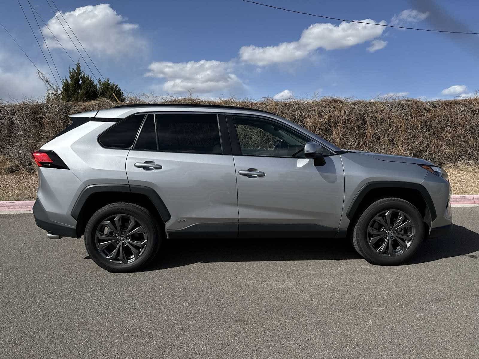 Thumbnail: 2022 Toyota RAV4 - 29