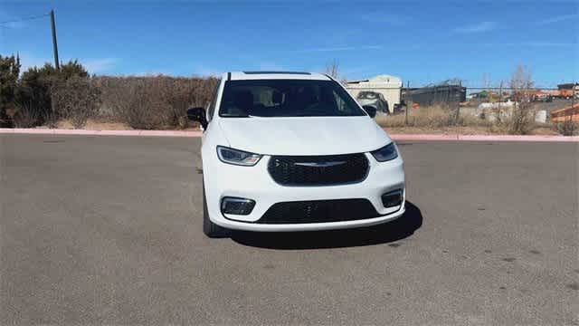 Thumbnail: 2025 Chrysler Pacifica - 3
