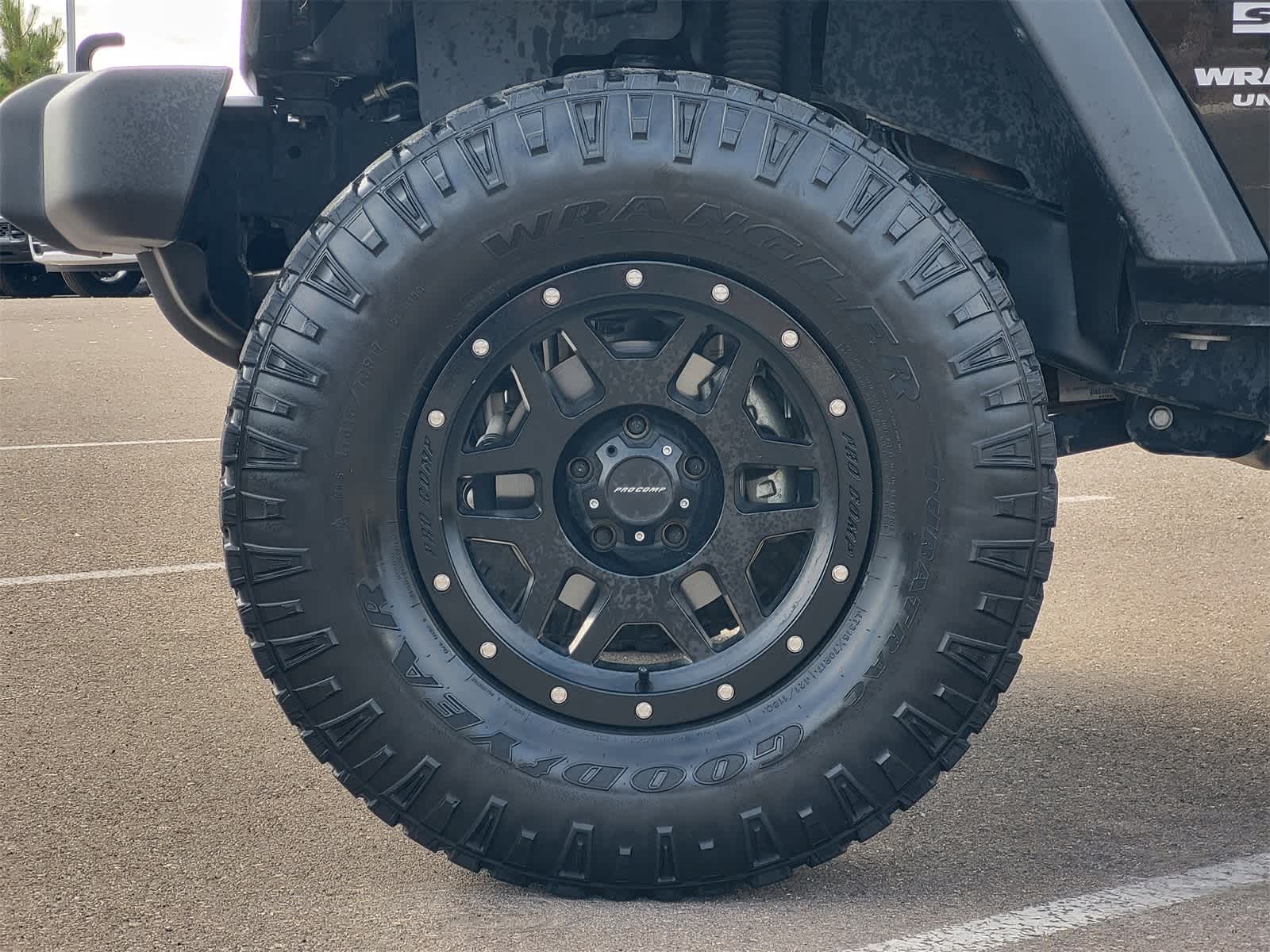 Thumbnail: 2016 Jeep Wrangler - 10