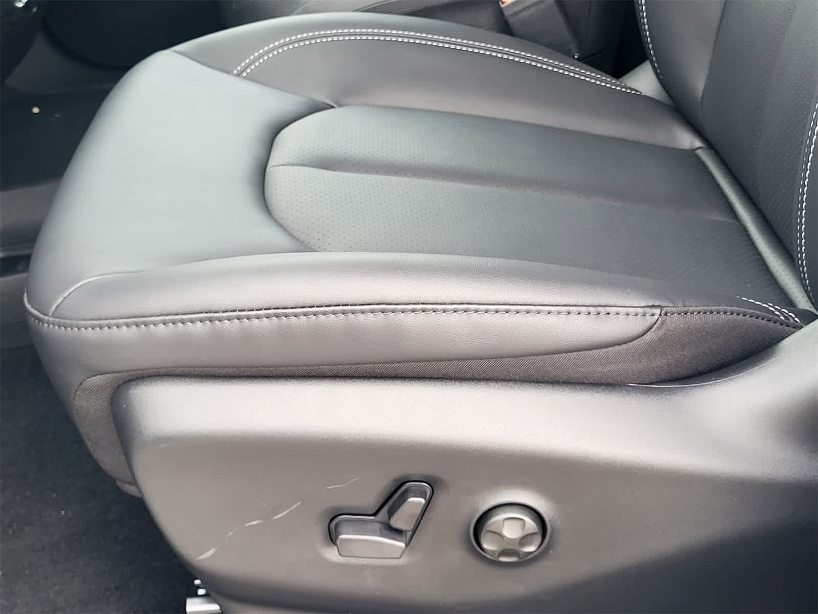 Thumbnail: 2026 Chrysler Pacifica - 16