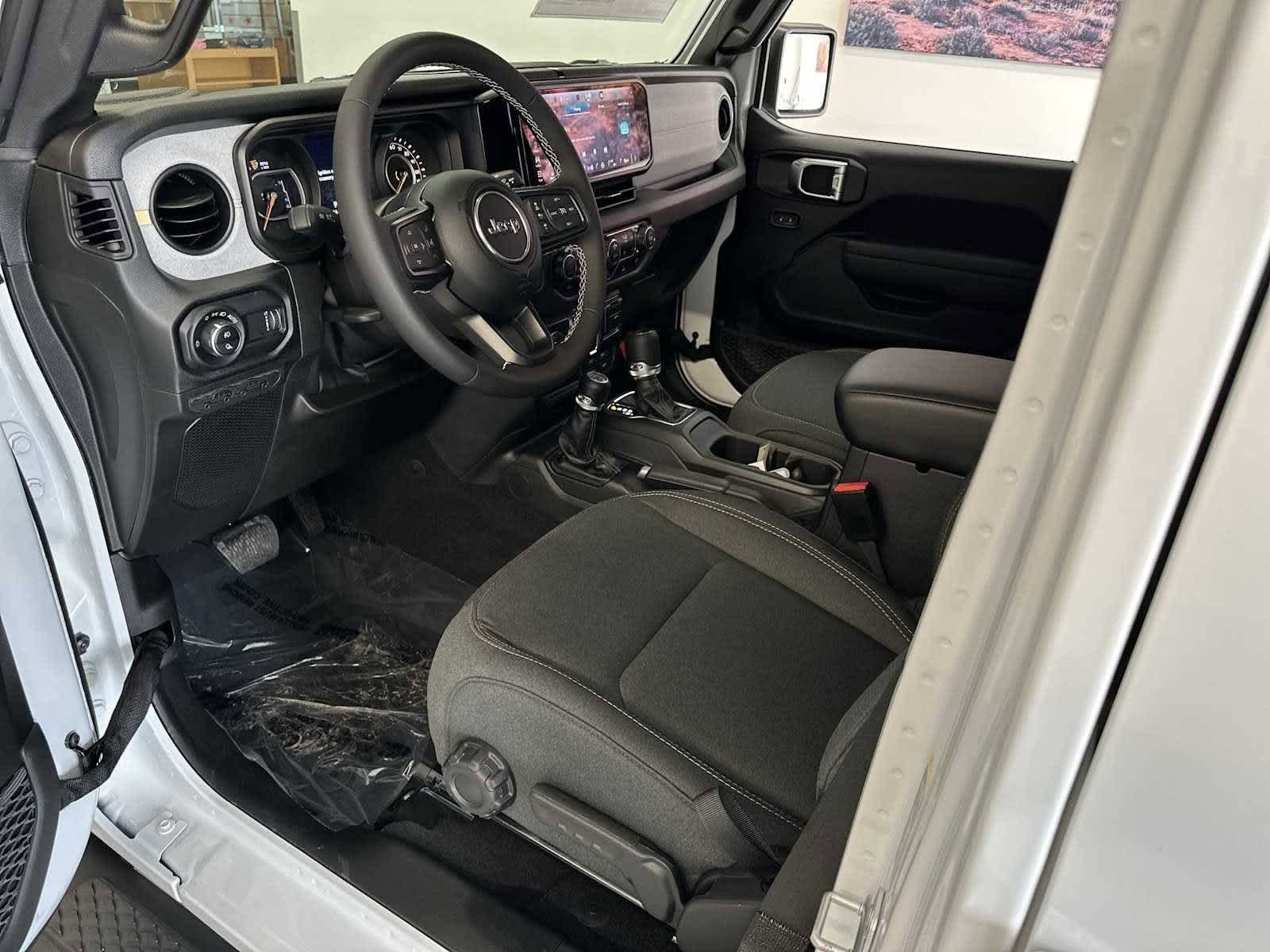 Thumbnail: 2025 Jeep Gladiator - 12