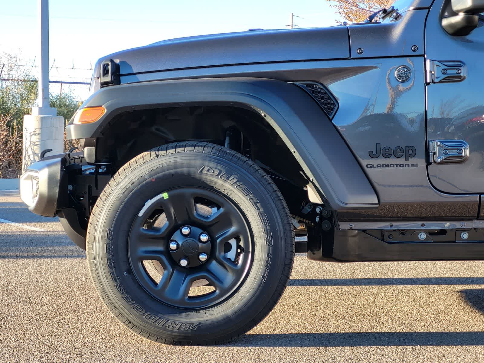 Thumbnail: 2026 Jeep Gladiator - 6