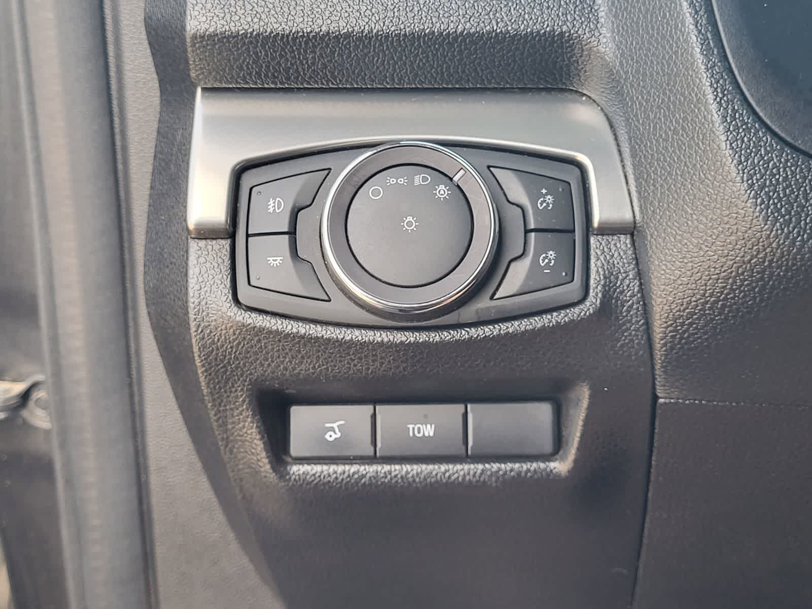 Thumbnail: 2019 Ford Explorer - 16