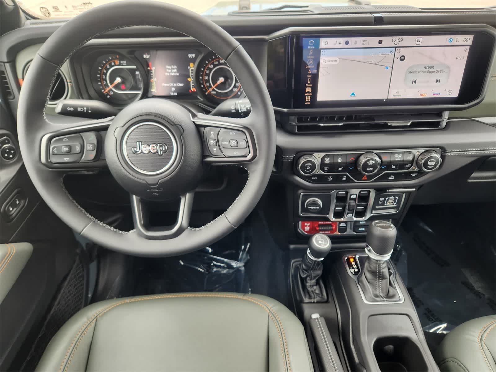 Thumbnail: 2025 Jeep Gladiator - 21