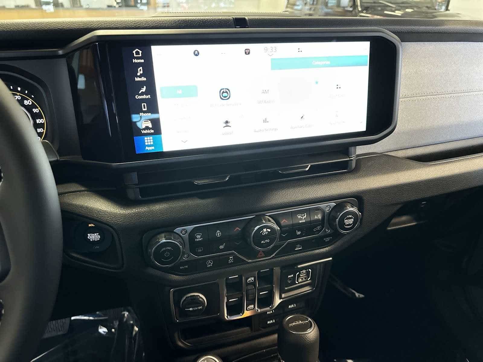 Thumbnail: 2025 Jeep Gladiator - 25