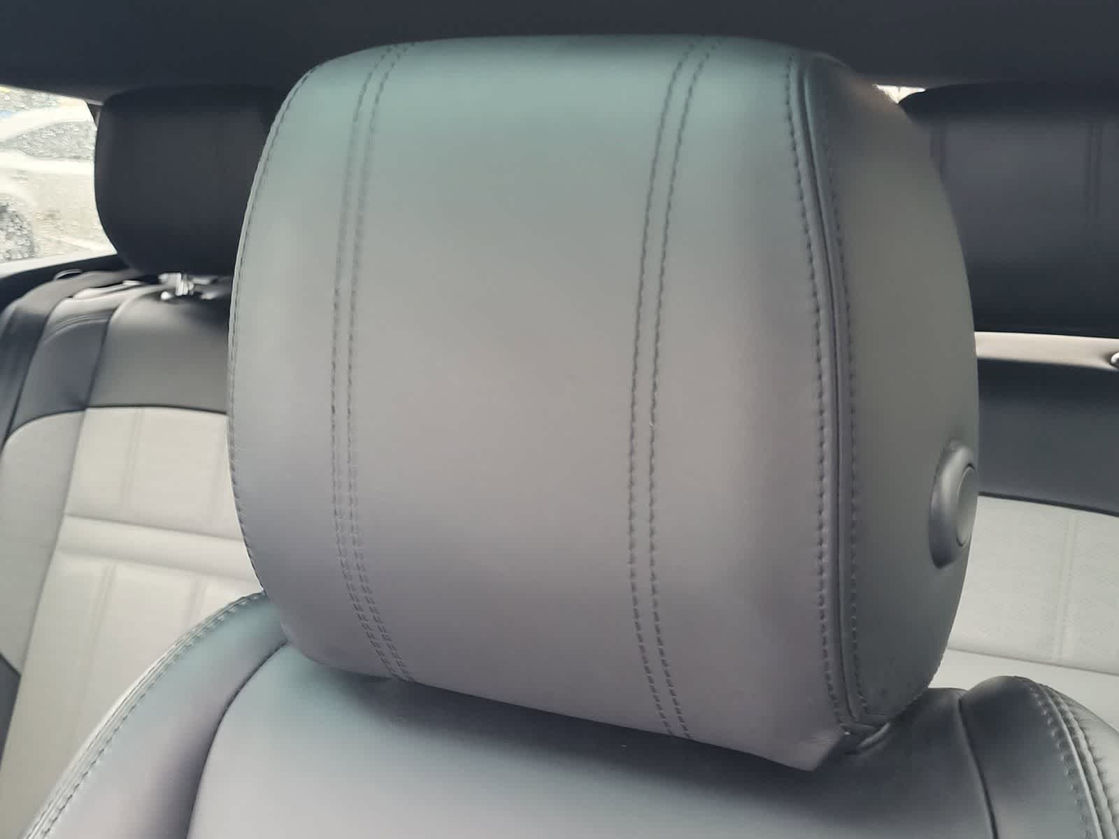 Thumbnail: 2020 Land Rover Range Rover Evoque - 14