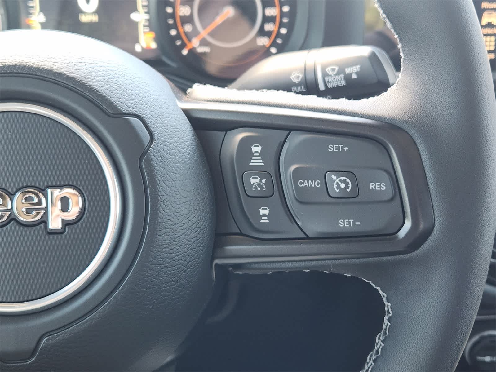 Thumbnail: 2025 Jeep Gladiator - 24