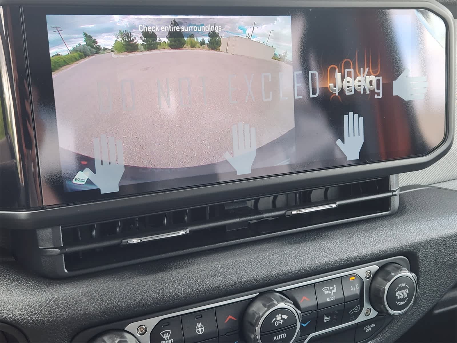 Thumbnail: 2025 Jeep Wrangler - 15