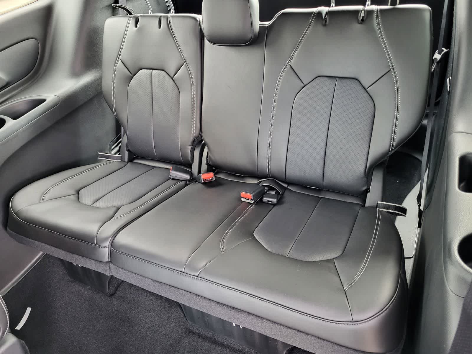 Thumbnail: 2026 Chrysler Pacifica - 19