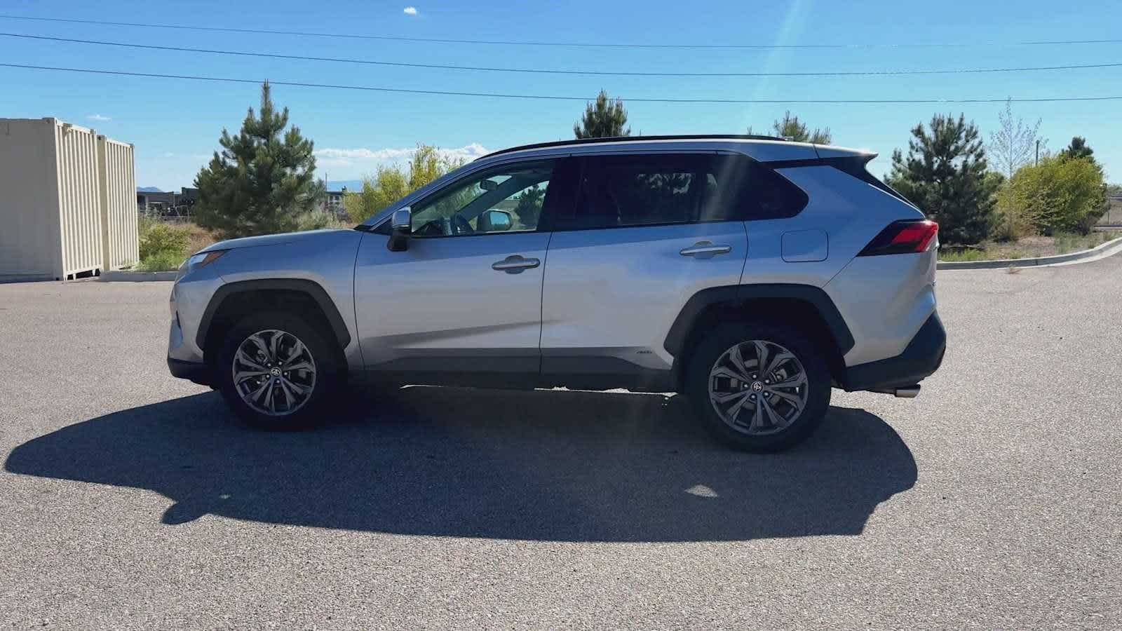 Thumbnail: 2022 Toyota RAV4 - 5