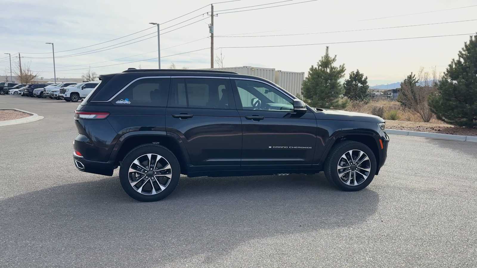 2024 Jeep Grand Cherokee Overland 4xe 10
