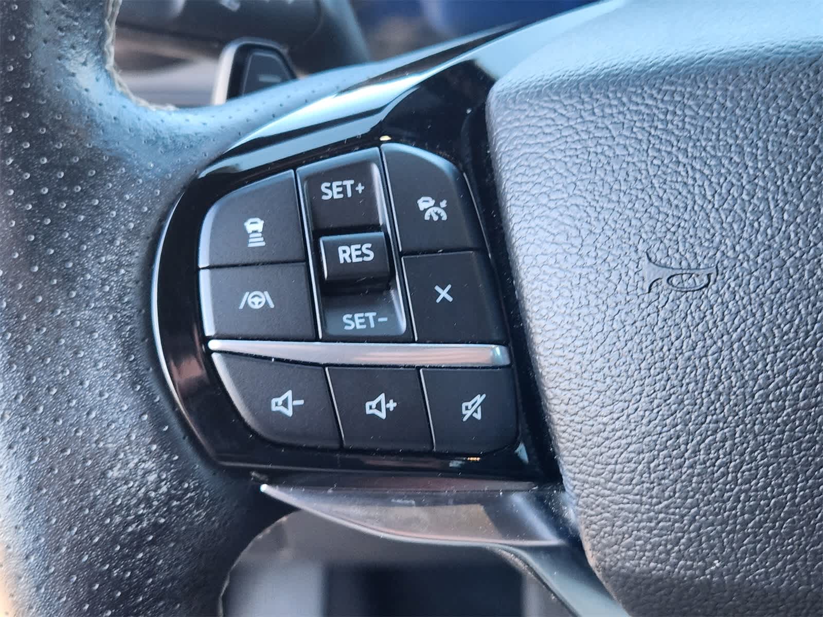 Thumbnail: 2022 Ford Explorer - 13