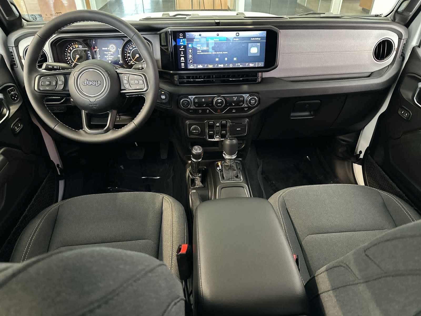 Thumbnail: 2025 Jeep Gladiator - 19