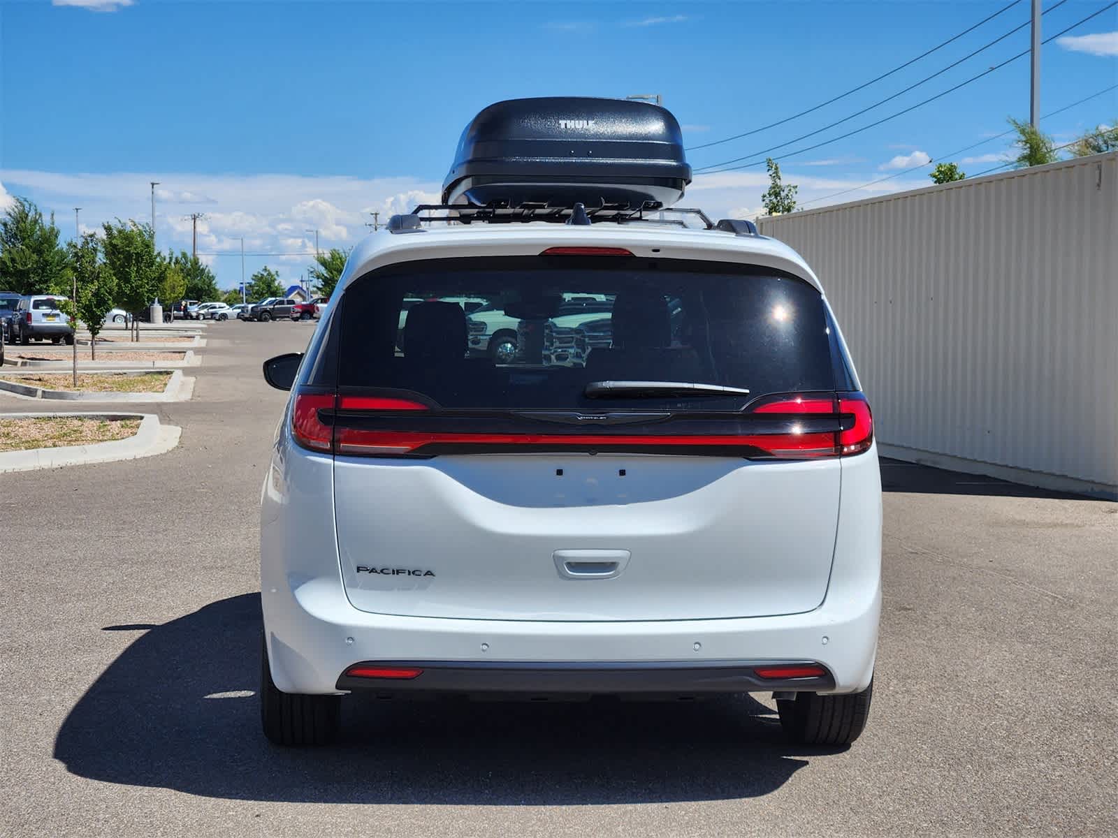 Thumbnail: 2025 Chrysler Pacifica - 6