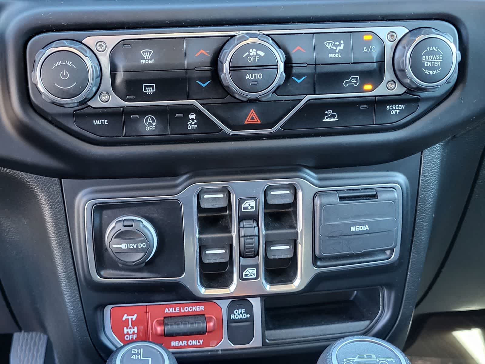 Thumbnail: 2022 Jeep Gladiator - 21