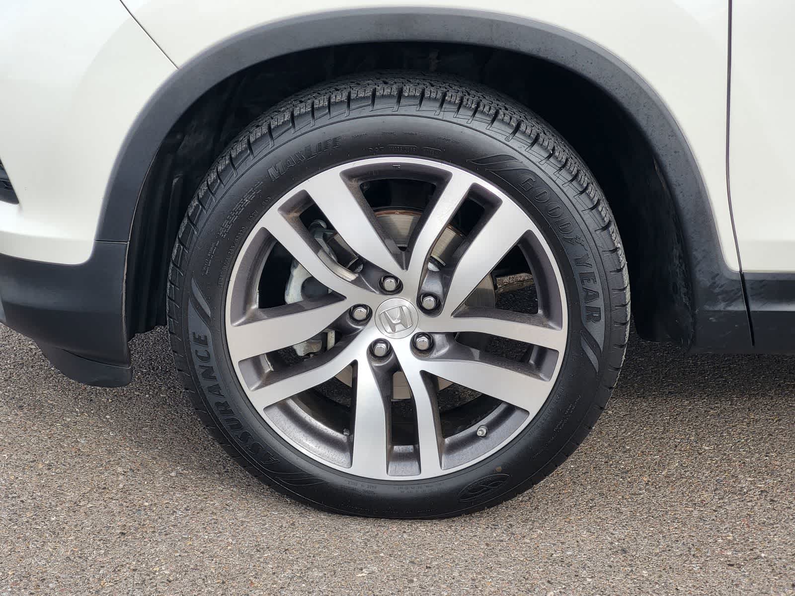 Thumbnail: 2018 Honda Pilot - 10