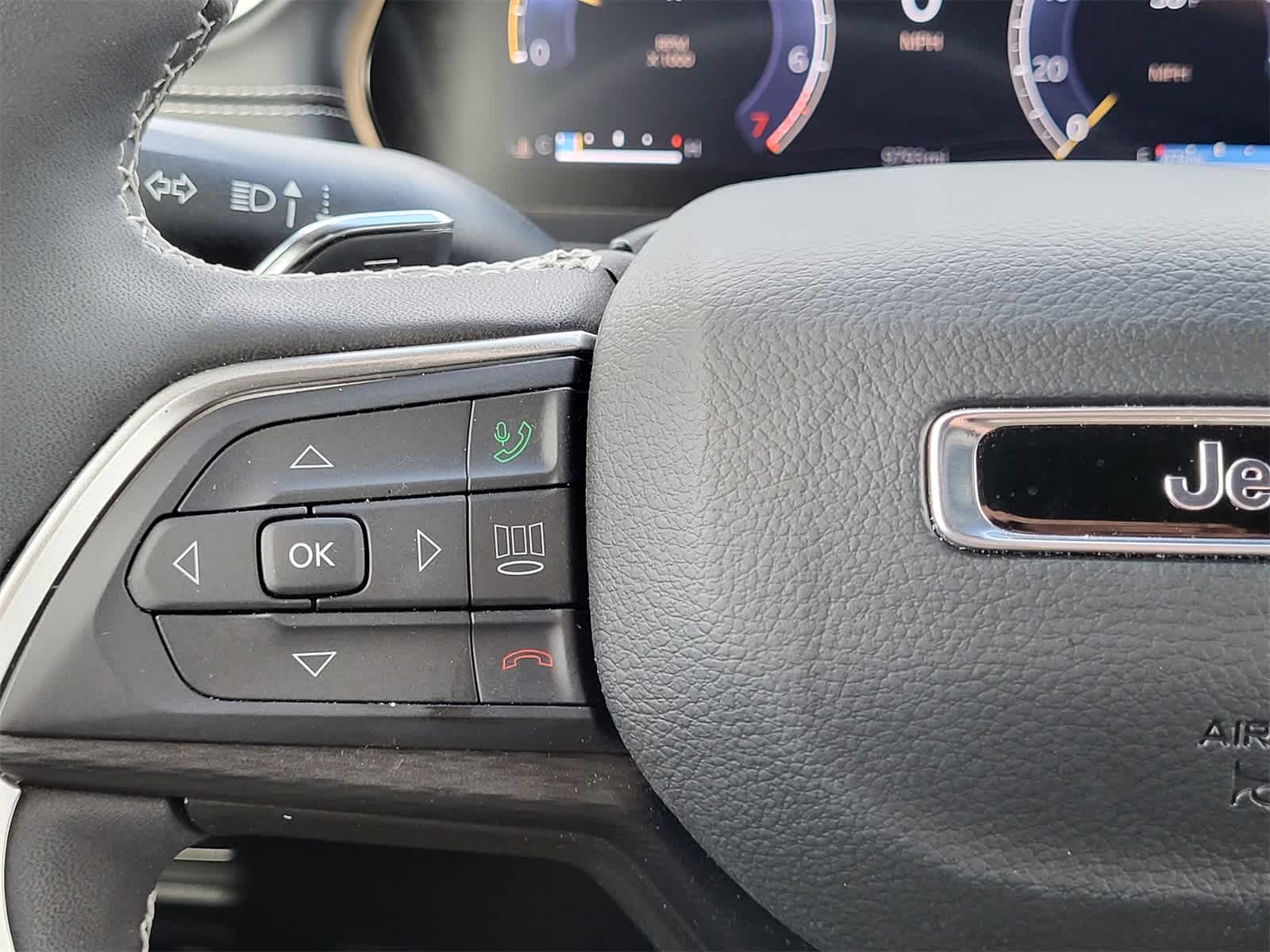 Thumbnail: 2024 Jeep Grand Cherokee - 26