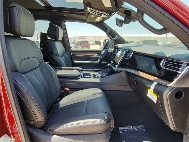 Thumbnail: 2024 Jeep Grand Wagoneer L - 14