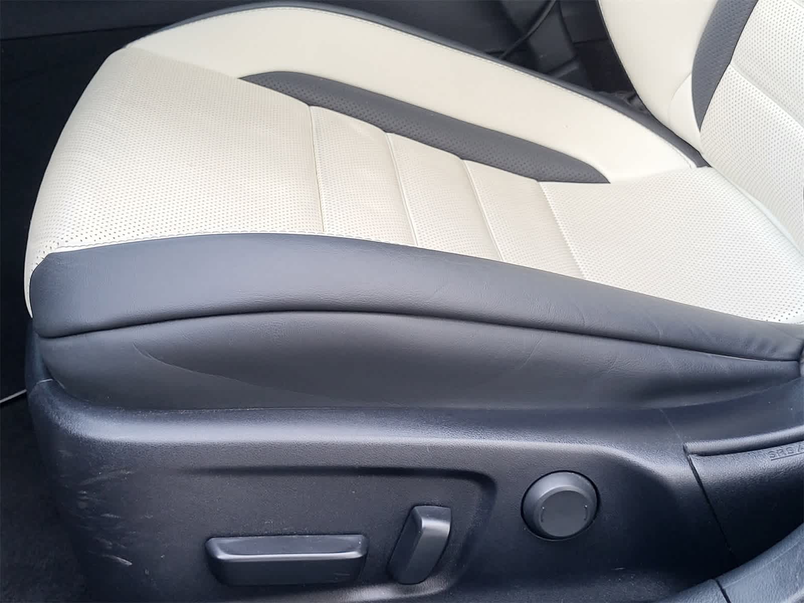 Thumbnail: 2023 Lexus IS - 22